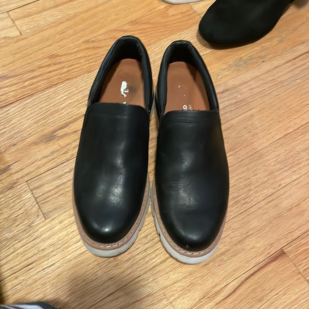 Cat leather shoes